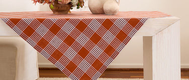 Floral Cheer: How Holiday Blooms Add Magic to Your Table