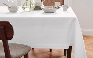 How to Choose a Tablecloth Size