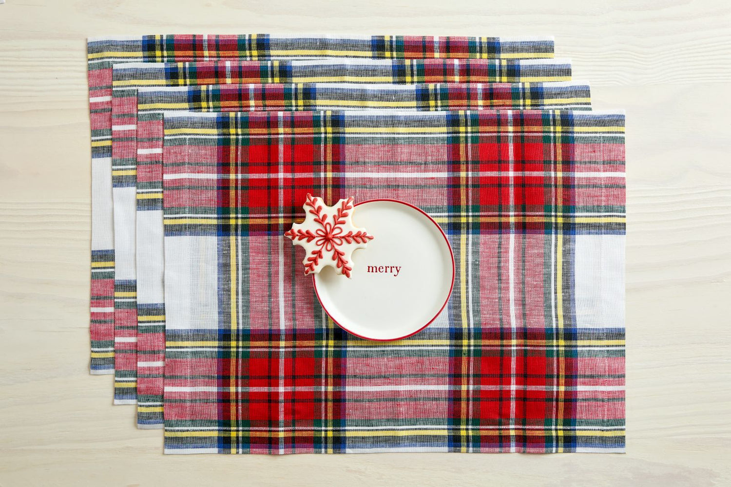 Roll Silverware in Cloth Napkin: Easy Tips for Elegant Table Settings 1 Roll Silverware in Cloth Napkin: Easy Tips for Elegant Table Settings