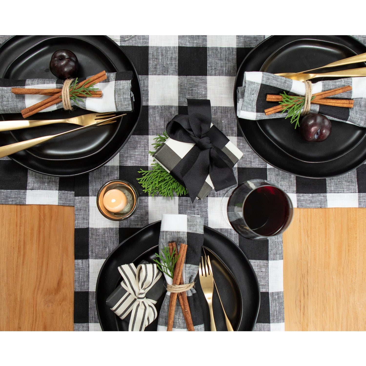 #color_black-&-white