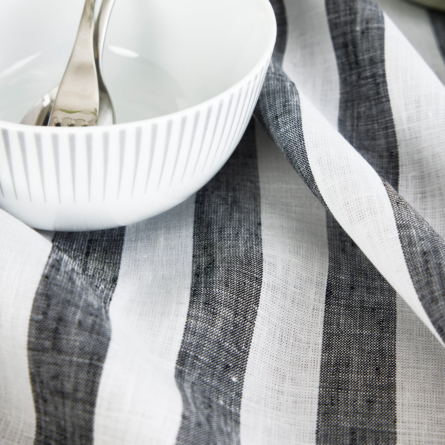 #color_black-&-white