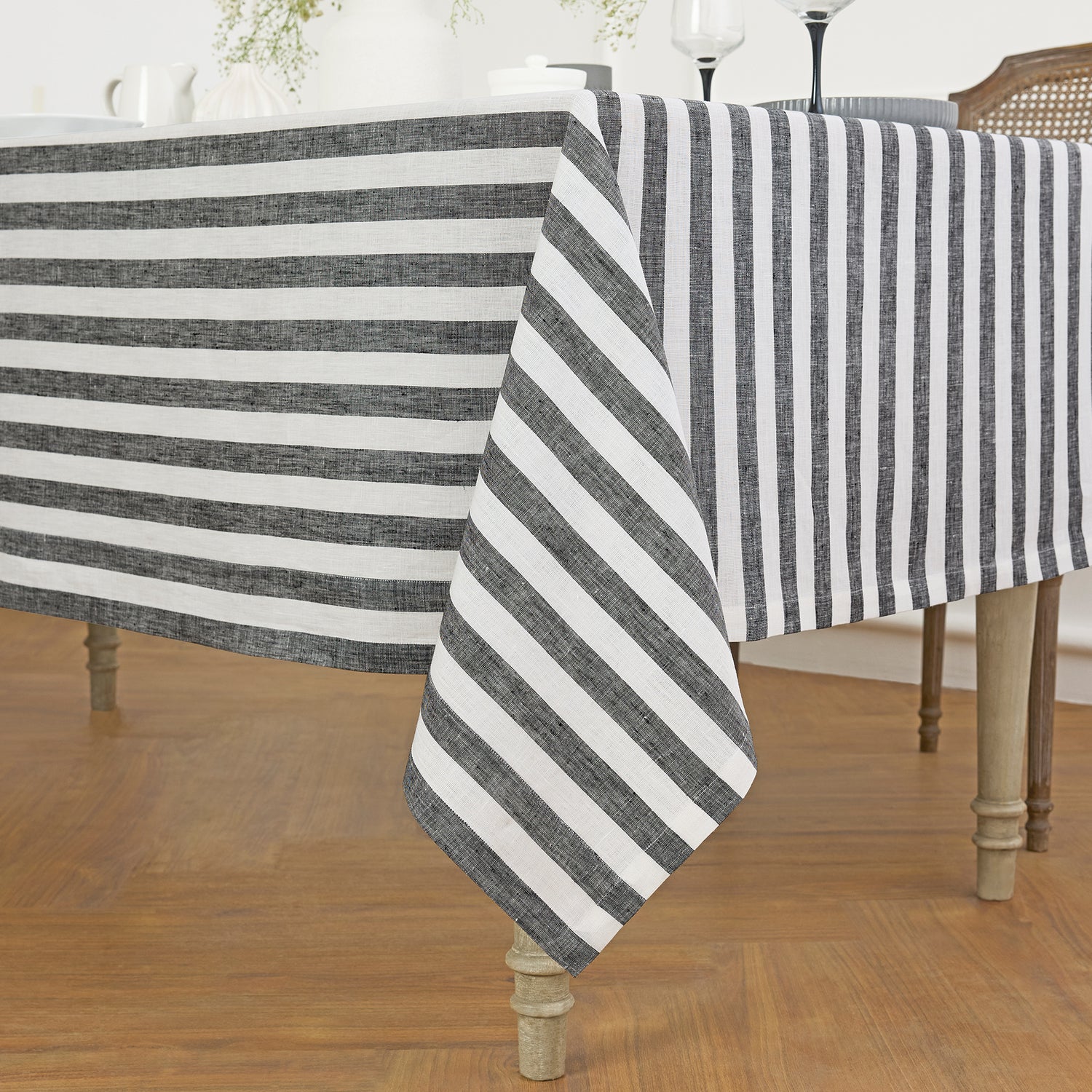 #color_black-&-white