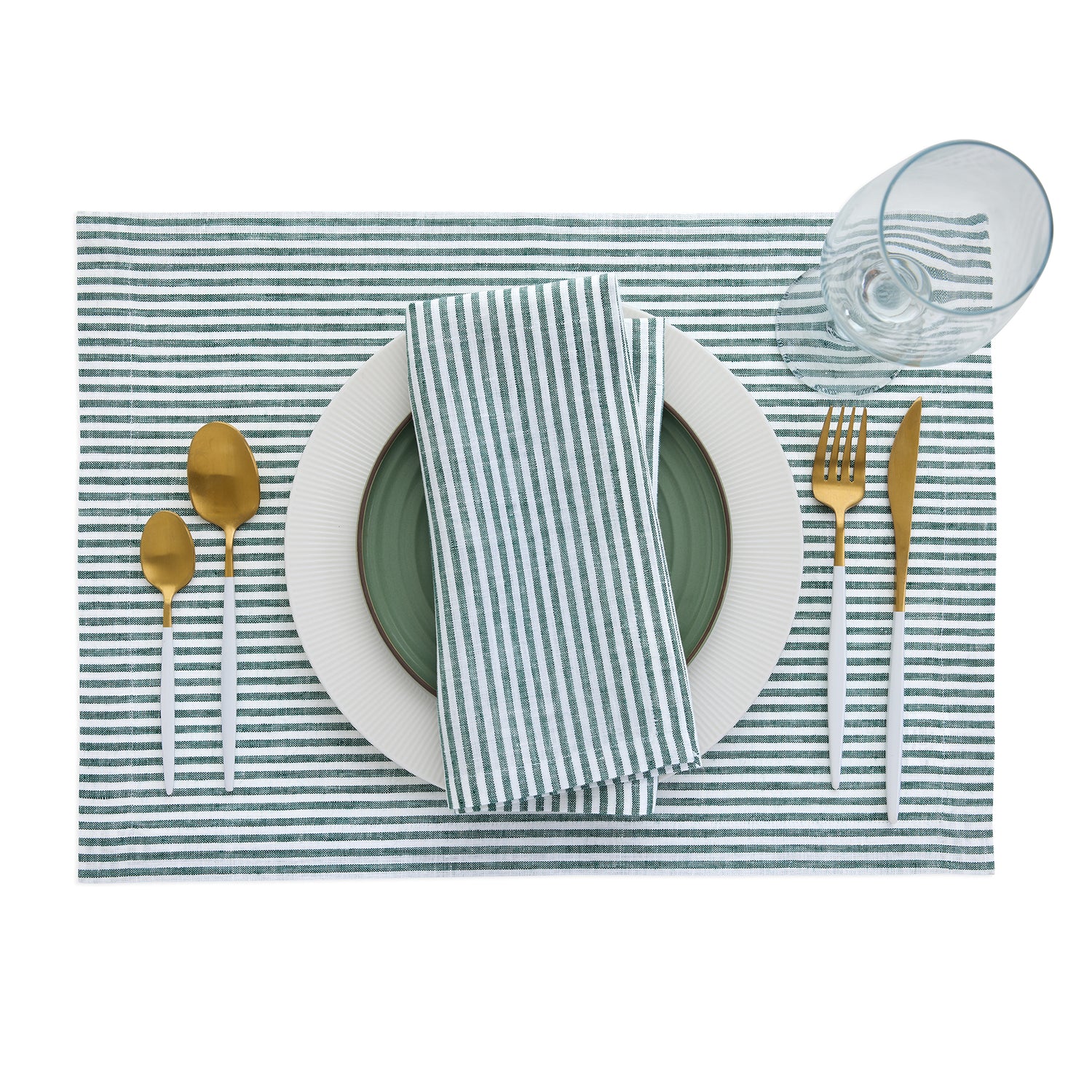 #color_rainforest-&-white