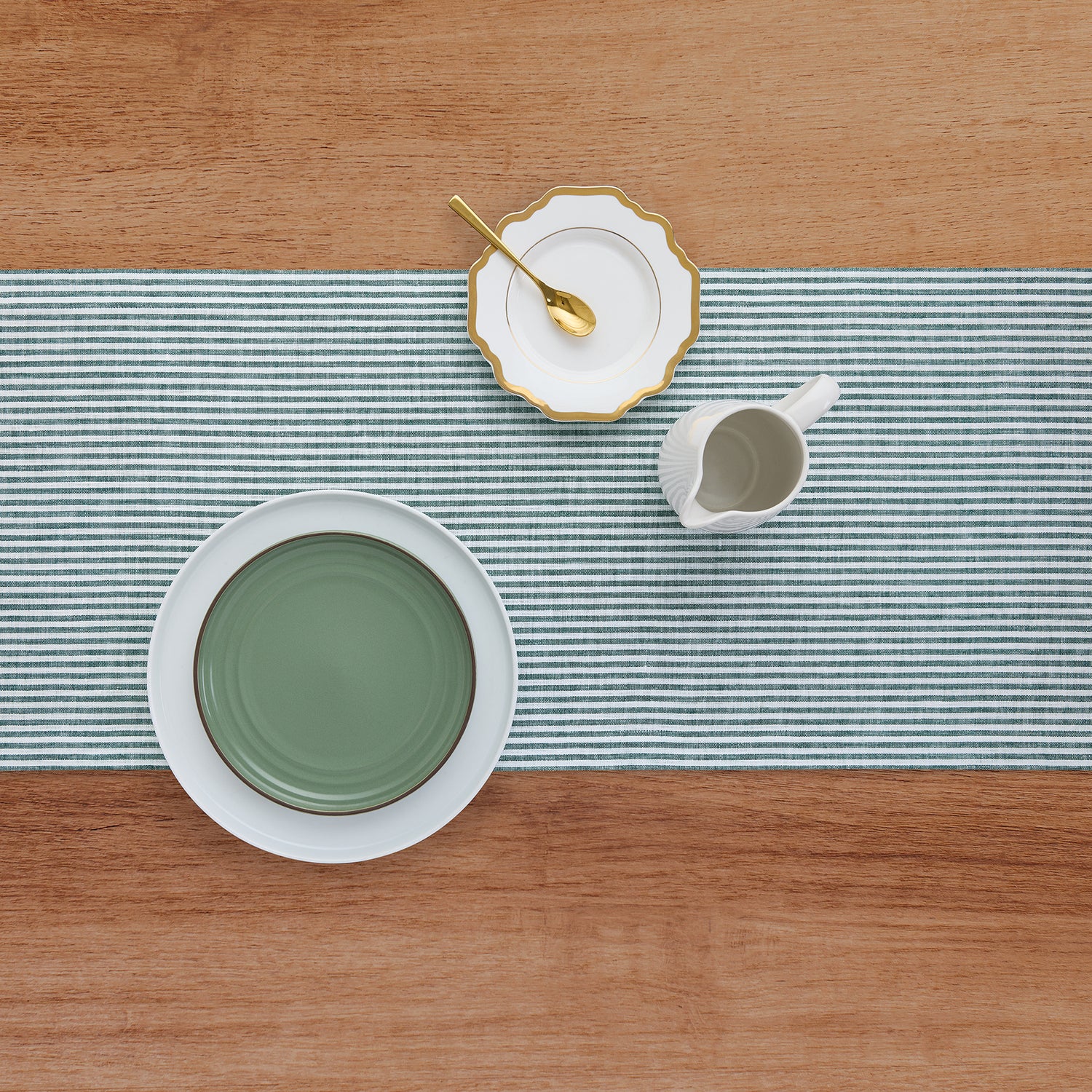 #color_rainforest-&-white