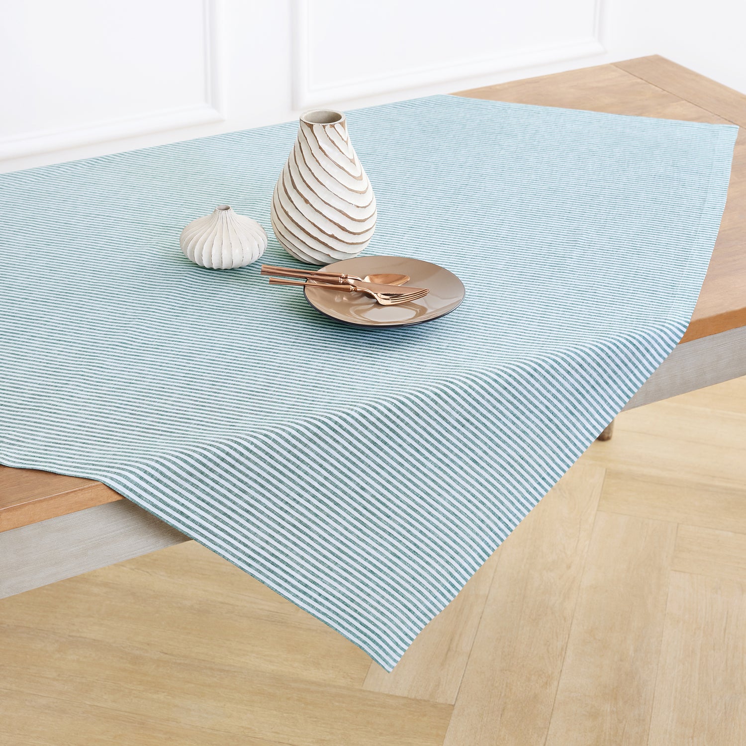 #color_rainforest-&-white