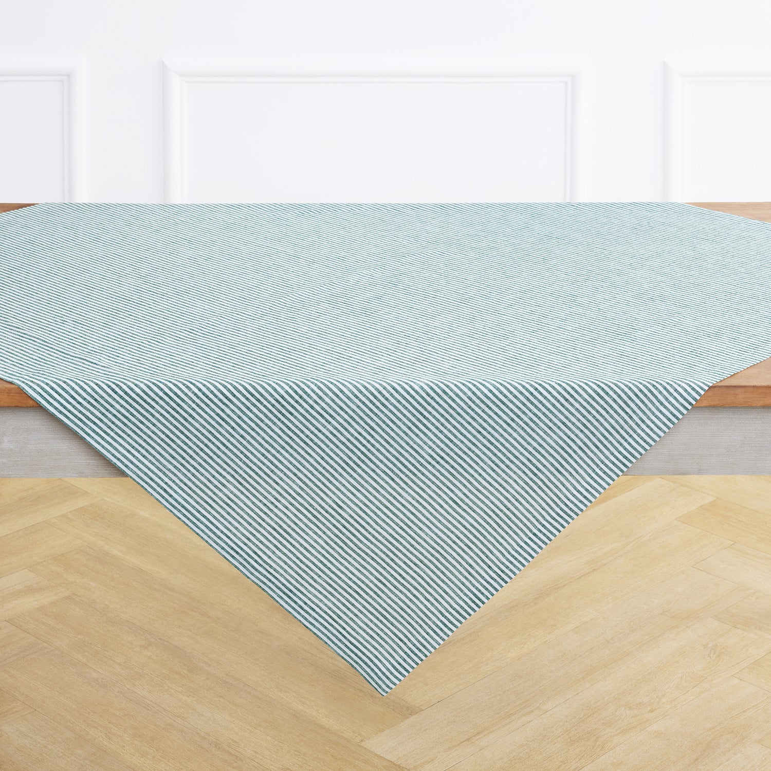 #color_rainforest-&-white