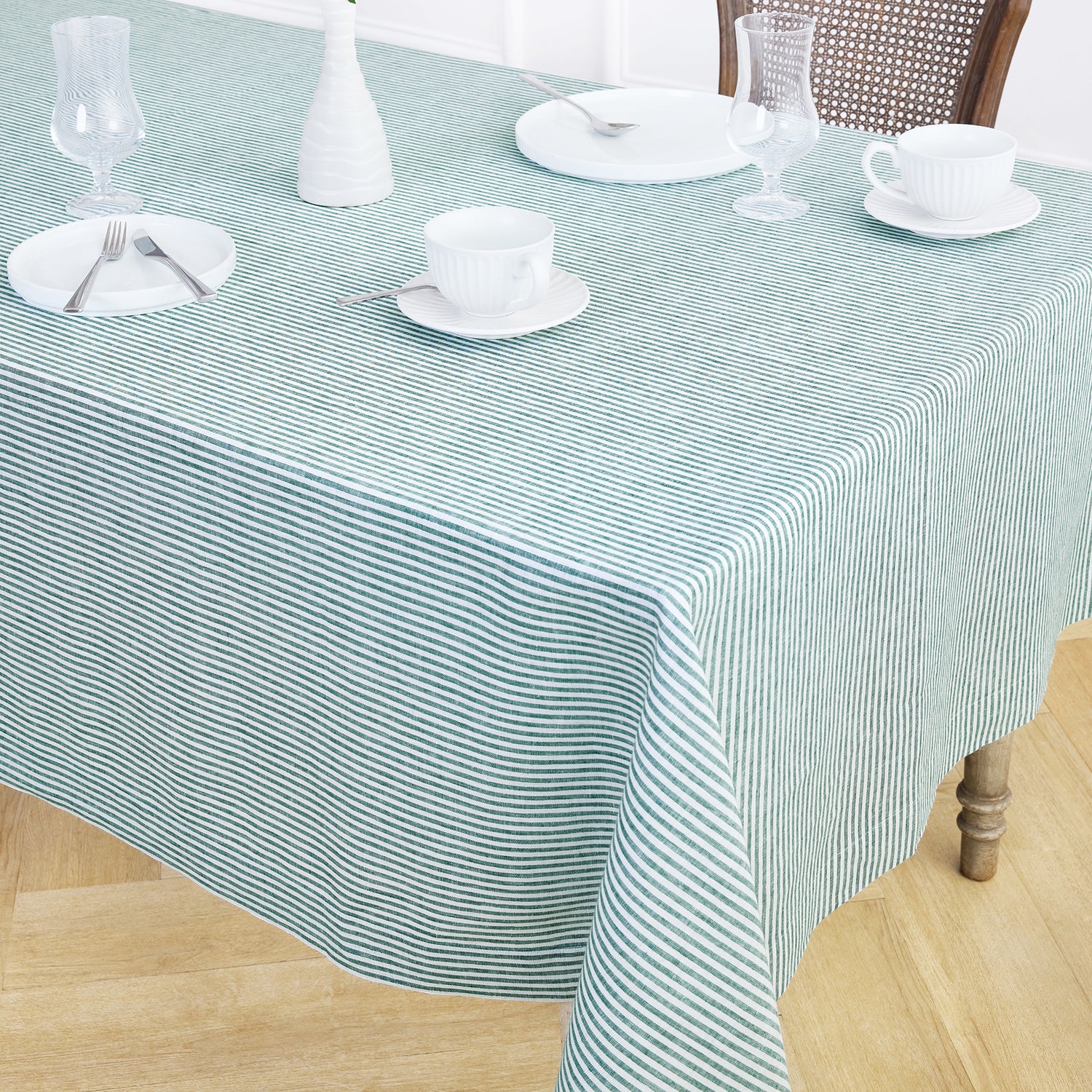 #color_rainforest-&-white