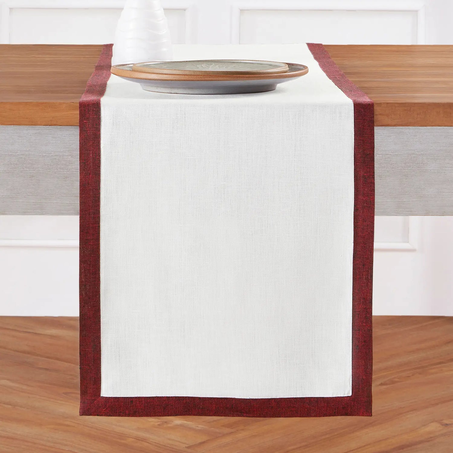 #color_red-garnet-&-white