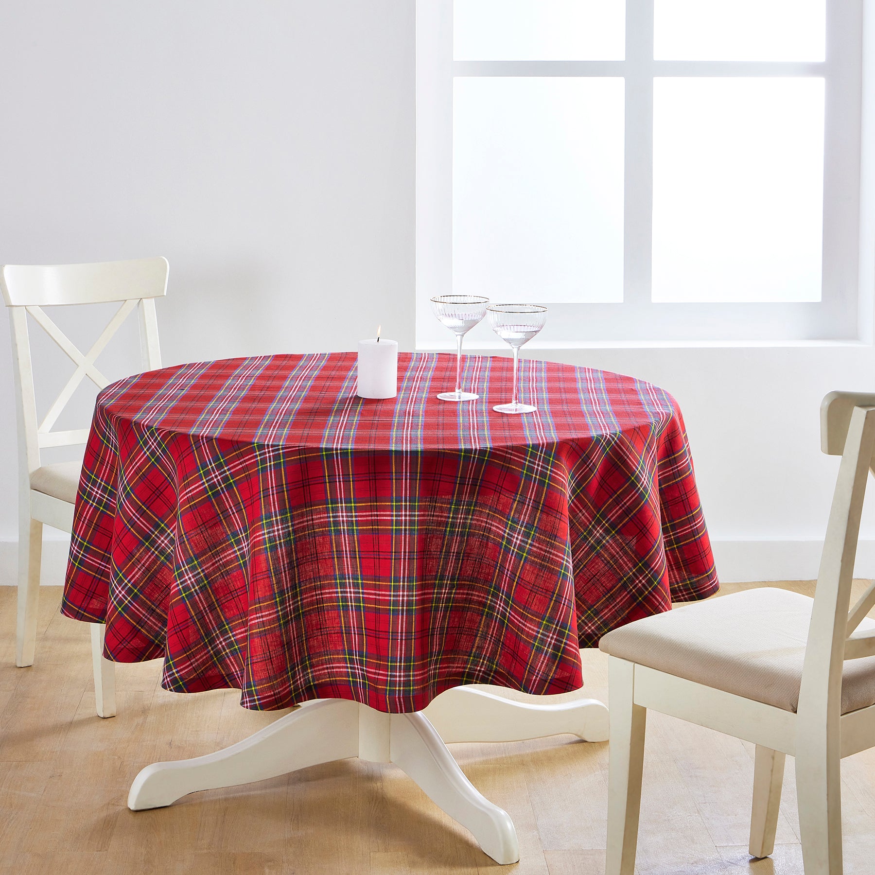 Classic Tartan Plaid Round Tablecloth | Solino Home