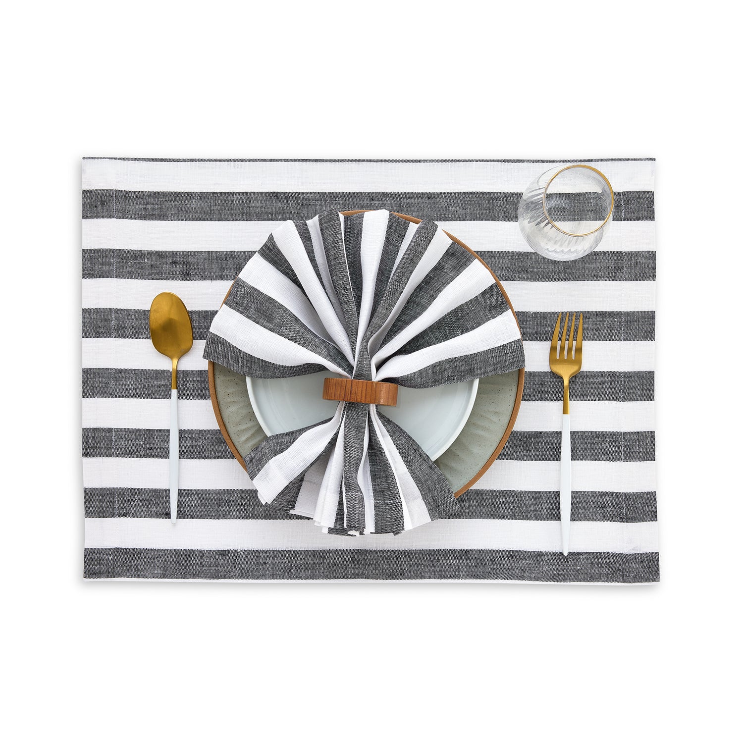 #color_black-&-white