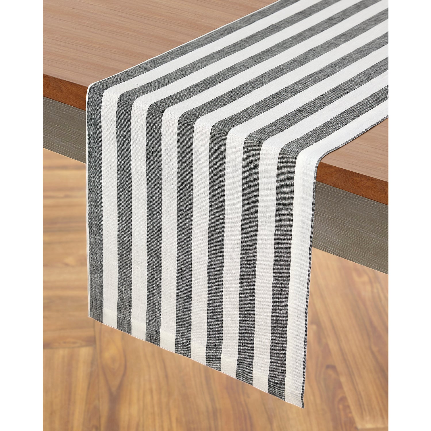 #color_black-&-white