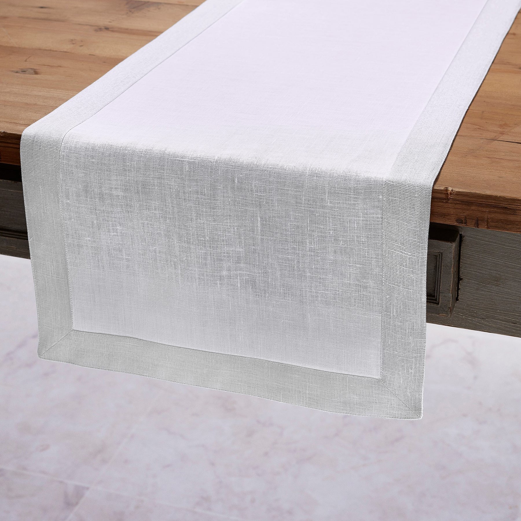 White/Silver Shimmer Border